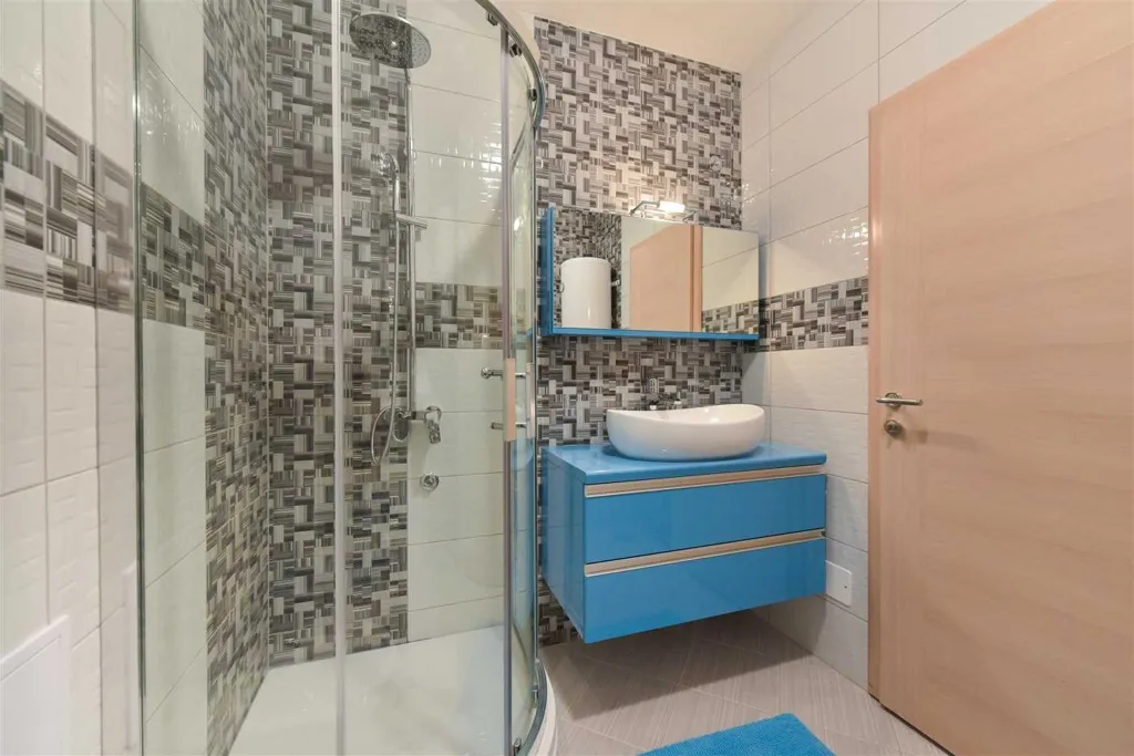 Apartment with Sea-View Balcony in Vir for 6