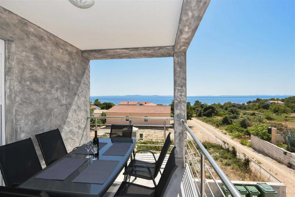 Apartment with Sea-View Balcony in Vir for 6