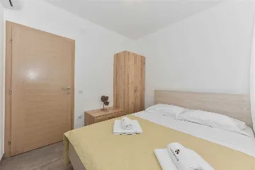 Apartment with Sea-View Balcony in Vir for 6