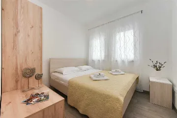 Apartment with Sea-View Balcony in Vir for 6