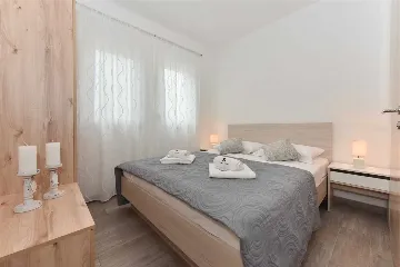 Apartment with Sea-View Balcony in Vir for 6