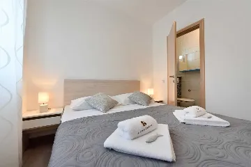 Apartment with Sea-View Balcony in Vir for 6