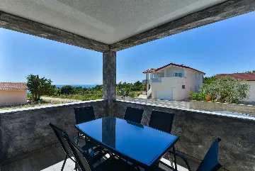 2-Bedroom Apartment with Sea-View Balcony in Vir