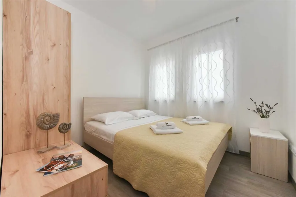 2-Bedroom Apartment with Sea-View Balcony in Vir