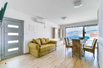2-Bedroom Apartment with Terrace in Pag