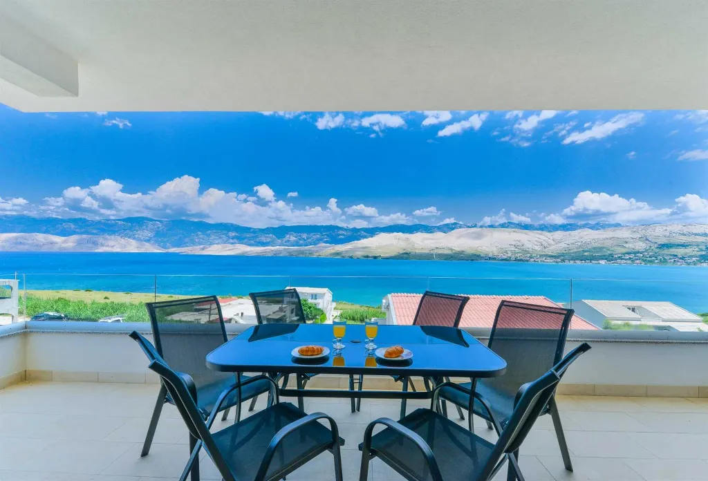 Apartment in Pag with Sea and Mountain Views