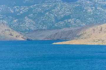 Apartment in Pag with Sea and Mountain Views