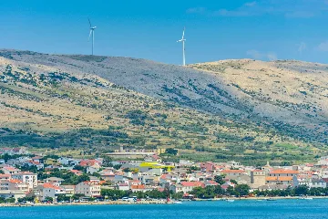 Apartment in Pag with Sea and Mountain Views