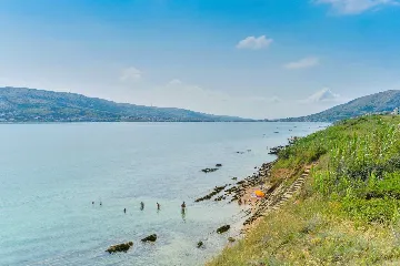 Apartment in Pag with Sea and Mountain Views