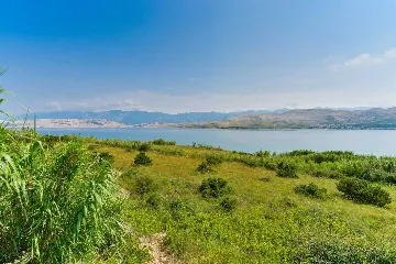 Apartment in Pag with Sea and Mountain Views