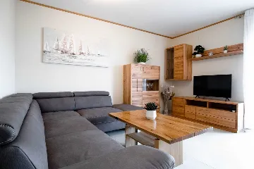 Beachfront 2-Bedroom Villa in Privlaka with Jacuzzi