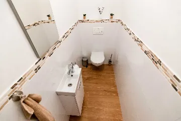 Beachfront 2-Bedroom Villa in Privlaka with Jacuzzi