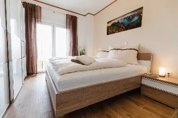 Beachfront 2-Bedroom Villa in Privlaka with Jacuzzi