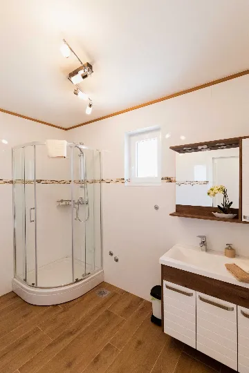 Beachfront 2-Bedroom Villa in Privlaka with Jacuzzi