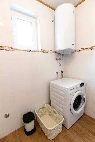 Beachfront 2-Bedroom Villa in Privlaka with Jacuzzi