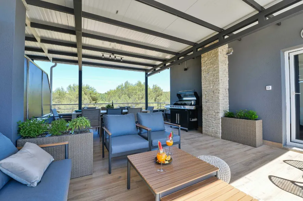Modern Wellness Villa with Pool in Zadar