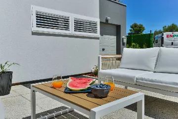 Modern Wellness Villa with Pool in Zadar