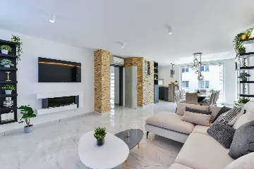 Modern Wellness Villa with Pool in Zadar