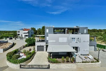 Modern Wellness Villa with Pool in Zadar