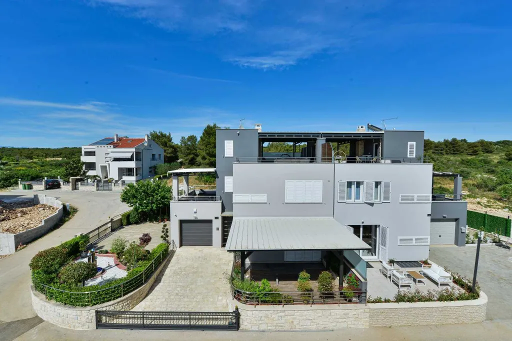 Modern Wellness Villa with Pool in Zadar