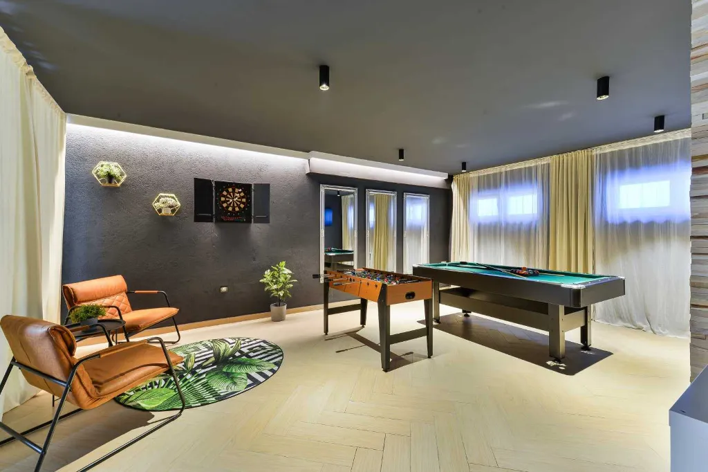 Modern Wellness Villa with Pool in Zadar