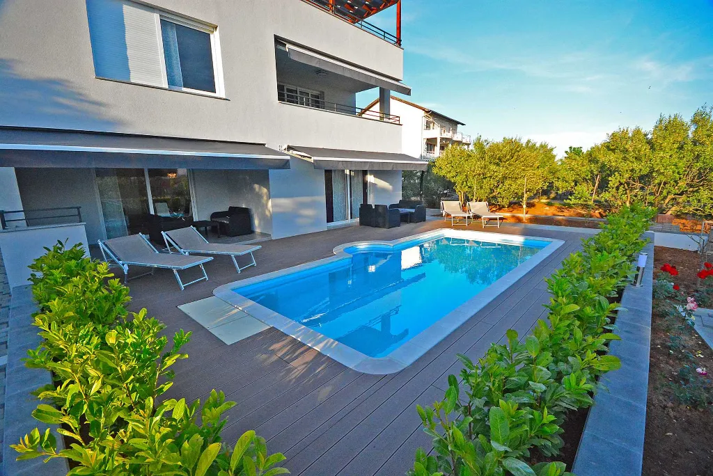 Two-Bedroom Apartment with Shared Pool in Turanj