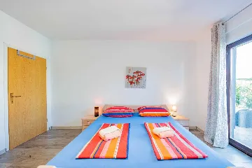 Zadar Apartment for 4 Guests with Outdoor Pool