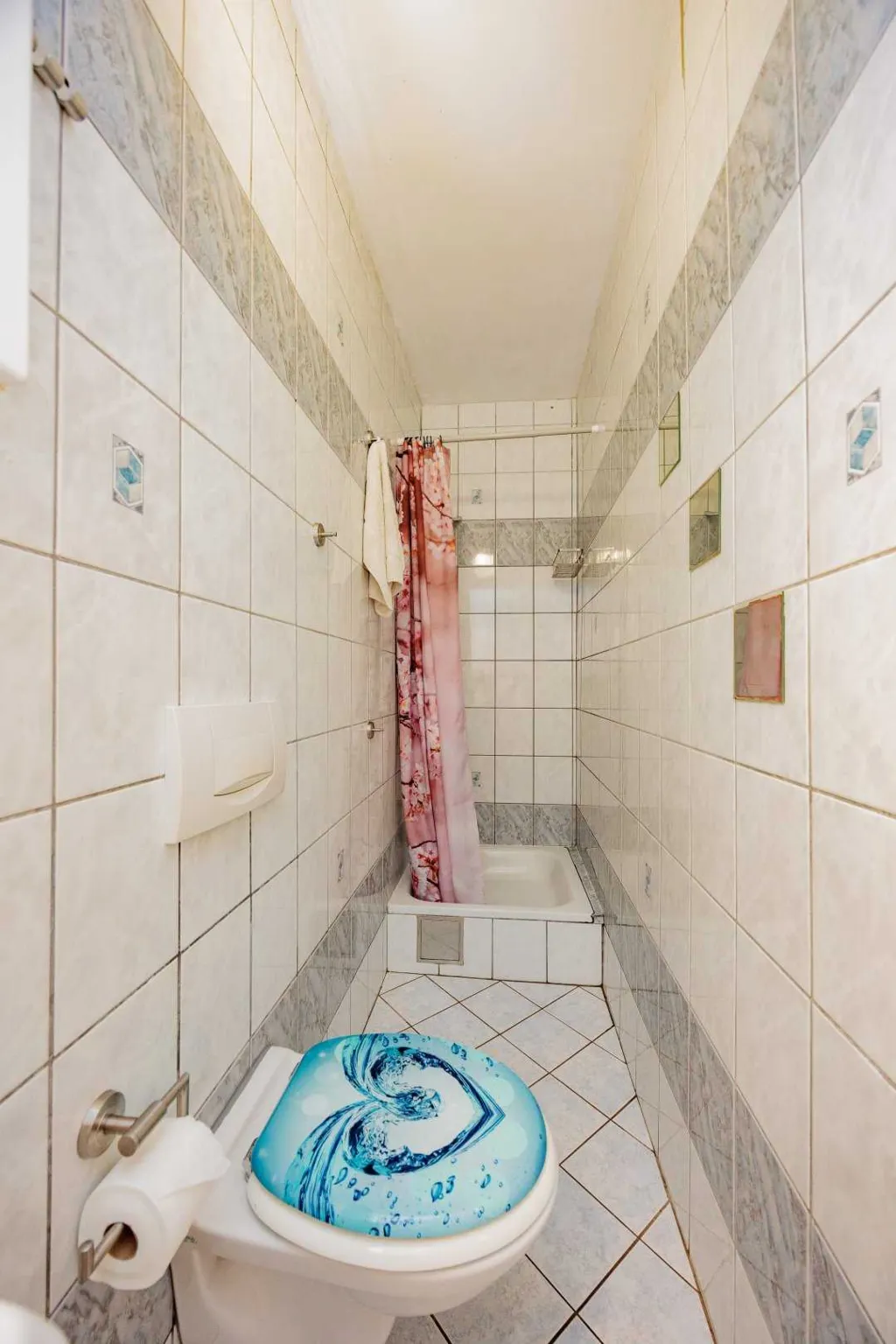 Zadar Apartment for 4 Guests with Outdoor Pool