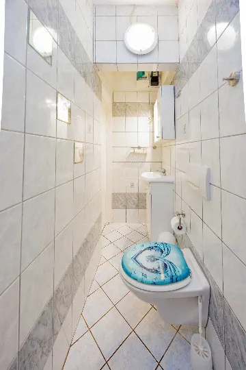 Zadar Apartment for 4 Guests with Outdoor Pool