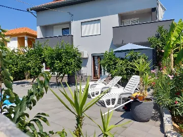 Apartment for 2 with Outdoor Pool in Zadar