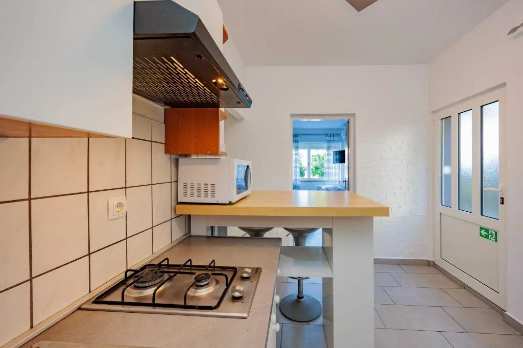 Apartment for 2 with Outdoor Pool in Zadar