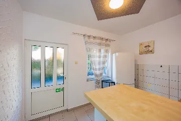 Apartment for 2 with Outdoor Pool in Zadar
