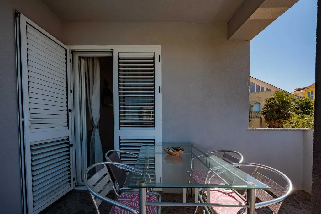 Zadar Apartment in Diklo with Swimming Pool (Up to 4)