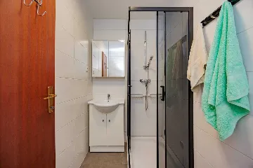 Zadar Apartment for 2 Guests with Outdoor Pool