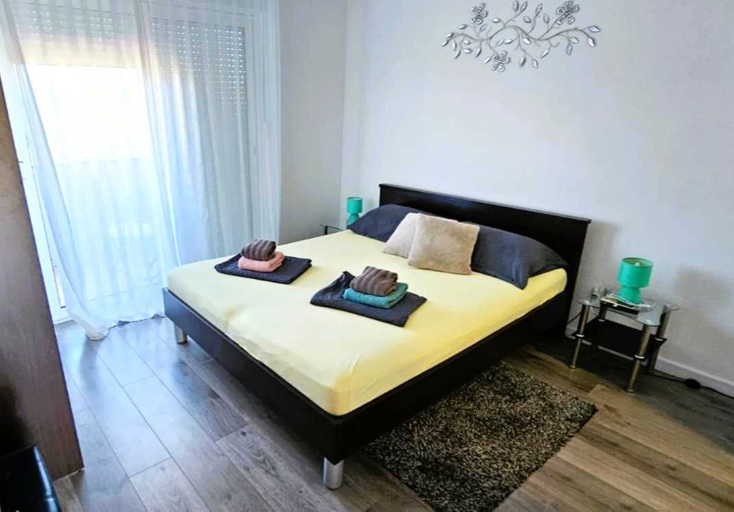 Crowonder Lucky Apartment A4  with Swimming Pool