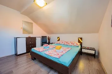 Zadar 3-Bedroom Apartment with Outdoor Pool