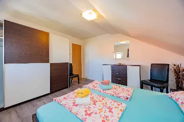 Zadar 3-Bedroom Apartment with Outdoor Pool