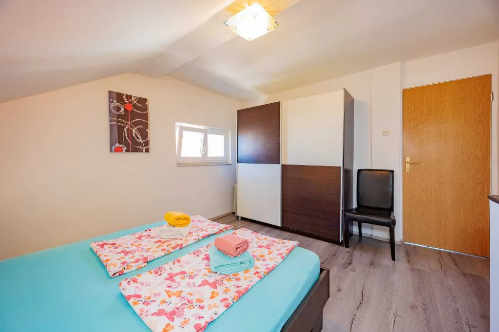 Zadar 3-Bedroom Apartment with Outdoor Pool
