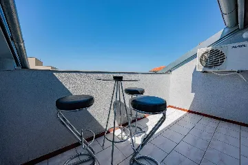 Zadar 3-Bedroom Apartment with Outdoor Pool
