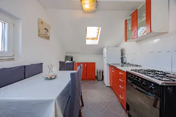 Zadar 3-Bedroom Apartment with Outdoor Pool