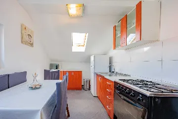 Zadar 3-Bedroom Apartment with Outdoor Pool