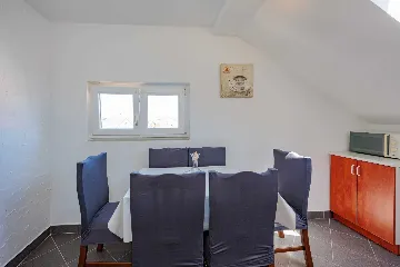 Zadar 3-Bedroom Apartment with Outdoor Pool