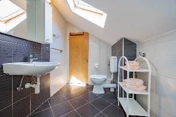 Zadar 3-Bedroom Apartment with Outdoor Pool