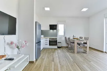 Ground-Floor Apartment in Bibinje for Up to 4