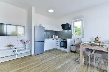Ground-Floor Apartment in Bibinje for Up to 4