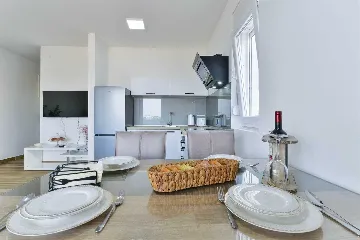 Ground-Floor Apartment in Bibinje for Up to 4