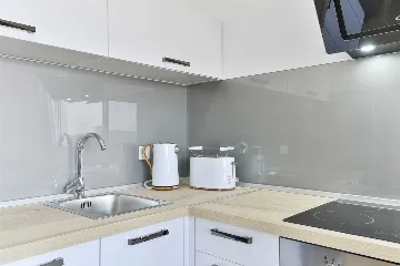 Ground-Floor Apartment in Bibinje for Up to 4