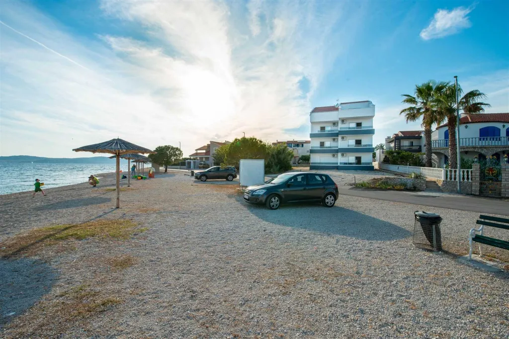Bibinje 1-Bedroom Apartment for 4 with Sea View