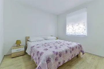 Bibinje 1-Bedroom Apartment for 4 with Sea View