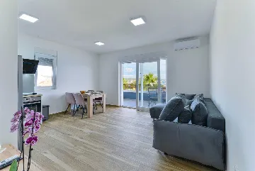 Bibinje 1-Bedroom Apartment for 4 with Sea View
